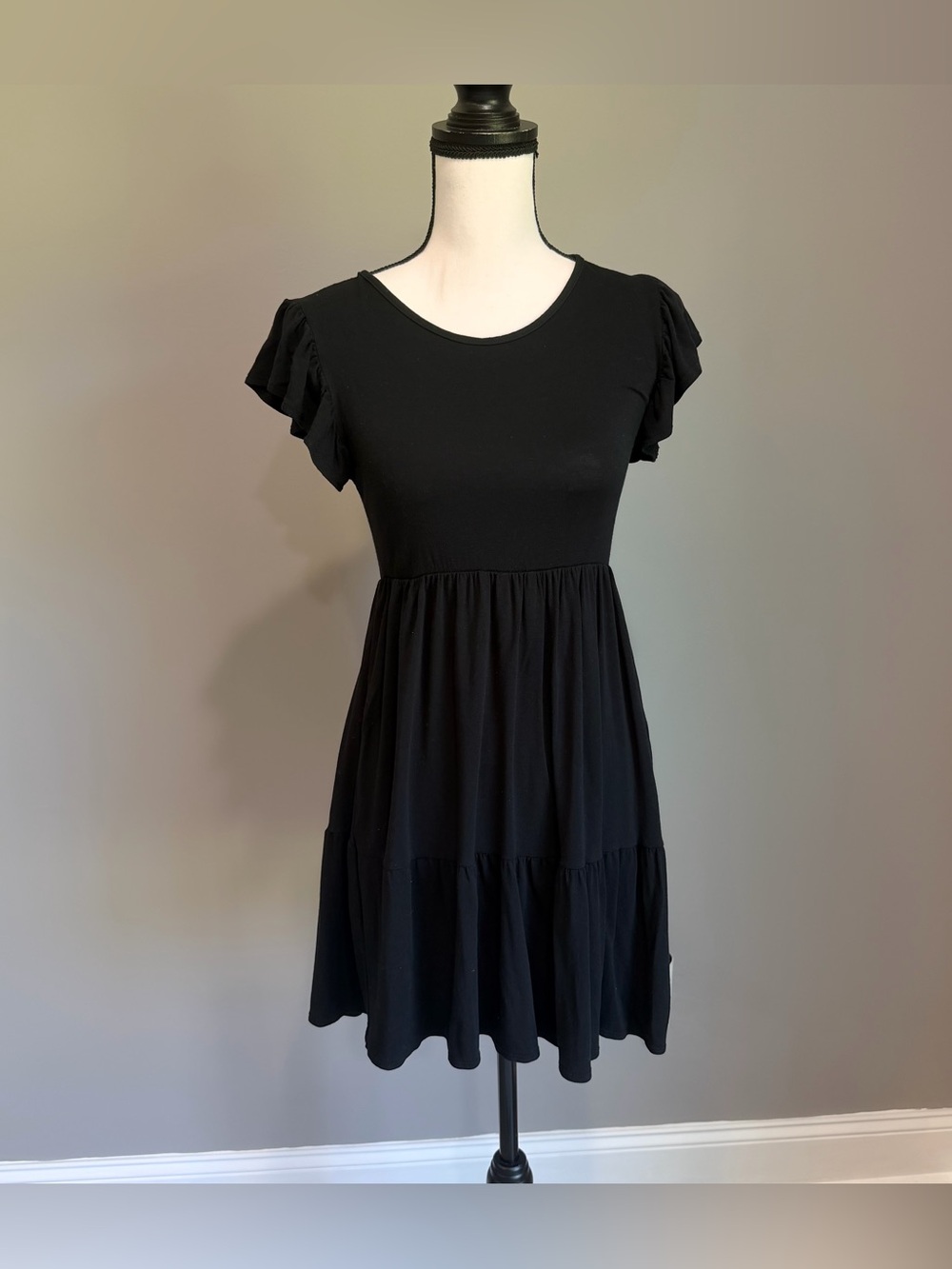 OLIVIA RAE | Black Short Sleeve Ruffle-Sleeve Tiered Dress, Sz S